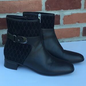 Aquatalia by Marvin K Bootie black, side zip. Like new size 8